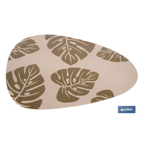 BAJOPLATO FORMA TRIANGULAR DE COLOR MARRON CLARO  ESTAMPADO  MEDIDA 45 X 36 CM   CAJA 6 UNID.