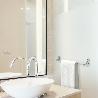 TOALLERO BARRA 60 CM. COLOR INOX CON EFECTO ESPEJO, AUTOADHESIVO RESISTENTE, PORTA TOALLAS, TOALLERO ADHESIVO PARED