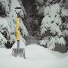 PALA NIEVE  ALUMINIO MANGO FIBRA DE VIDRIO CON ANILLA