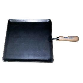 PLANCHA ASAR ACERO 4 MM CON 1 MANGO DE MADERA 25 X 20