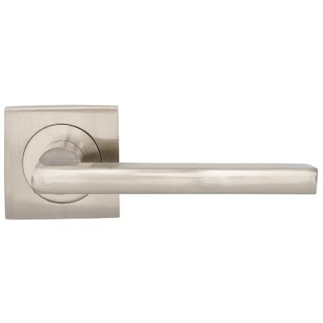 MANILLA CON ROSETA CUADRADA 50X50. DE ALUMINIO. MODELO RENTAL. ACABADO NIQUEL SATINADO