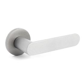 JUEGO DE MANIVELAS CON ROSETA ALUMINIO. MODELO SHAPE 1320 Ø50 ACABADO CROMO SATINADO