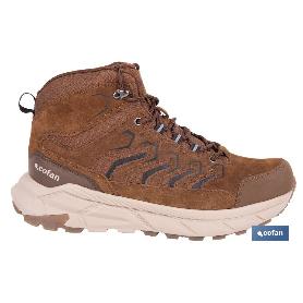 BOTA DE TREKKING MARRÓN MODELO SARDINERO TALLA 39
